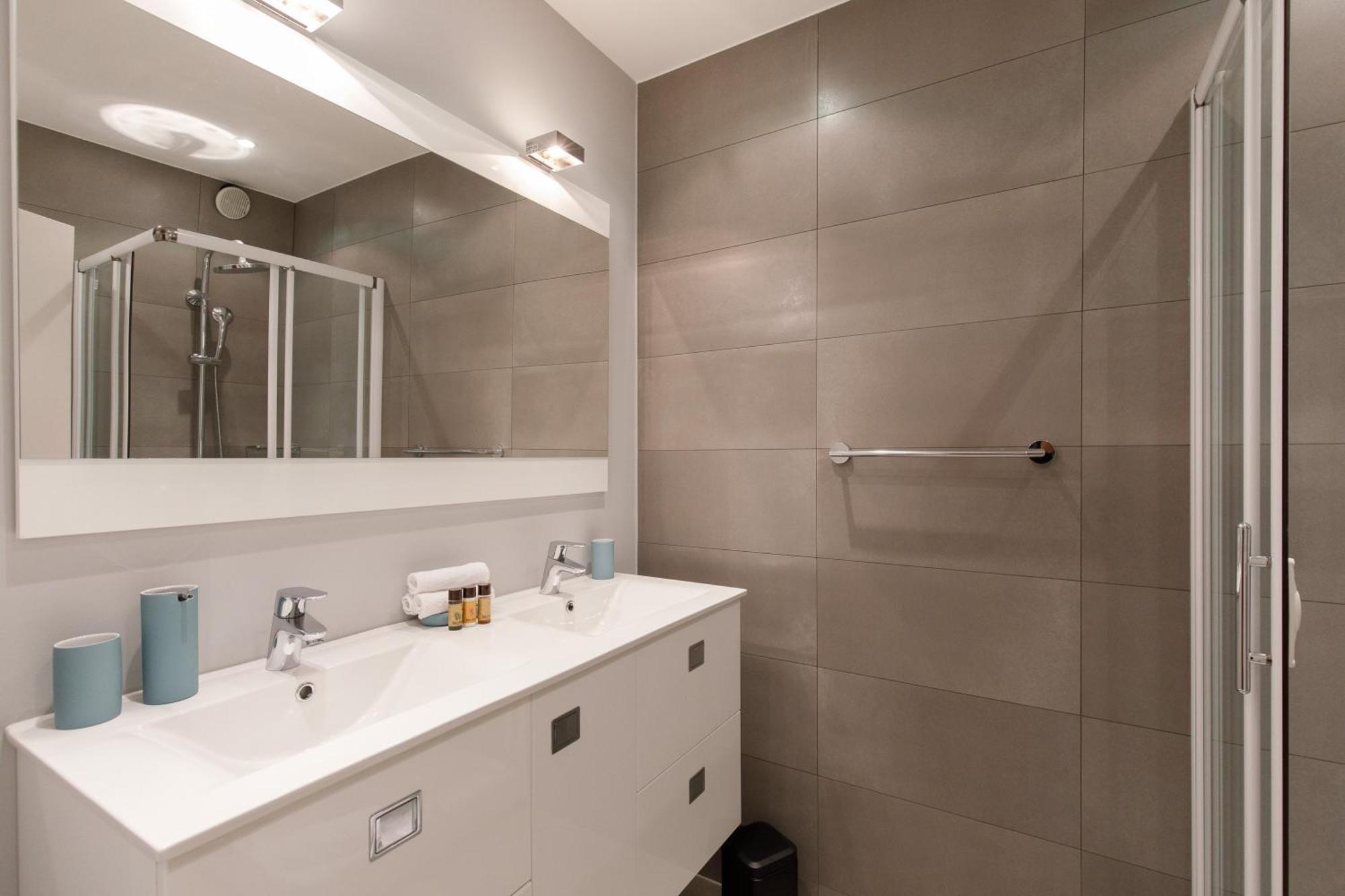 Gray D'Albion 2C4 Yourhosthelper Cannes Ngoại thất bức ảnh